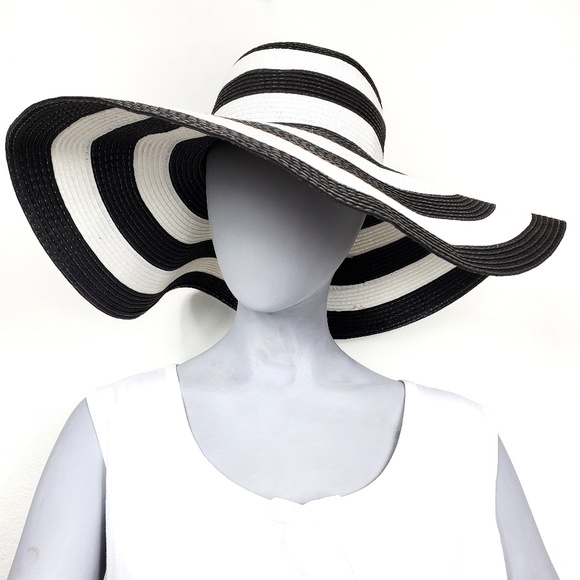 a new day Accessories - NWT A New Day Black & White Floppy UPF50+ Sun Hat